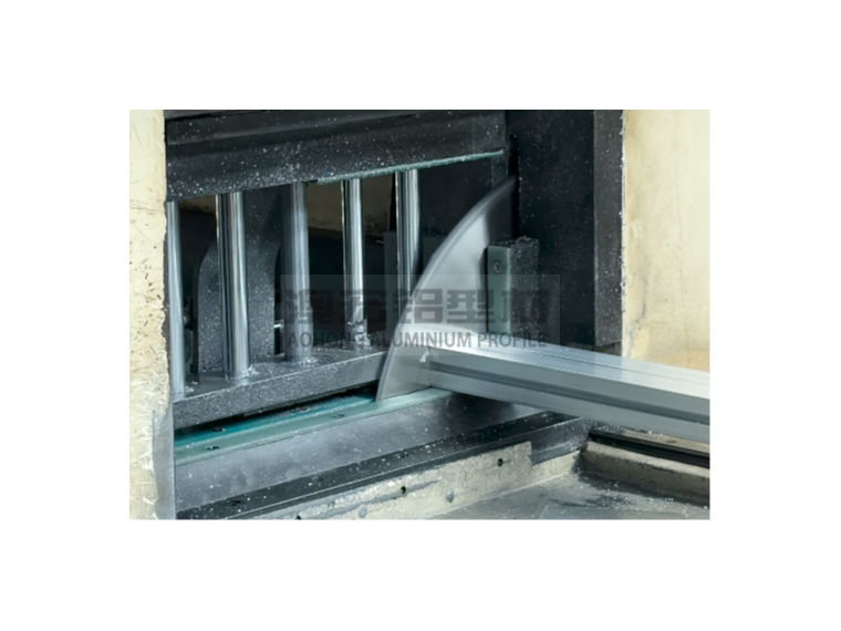 別讓“隱形誤差”吃掉利潤！工業鋁型材的精度焦慮如何破？