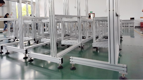 工業鋁型材框架的哪些細節提升了用戶體驗？